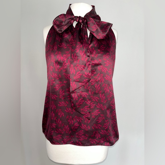 Banana Republic sleeveless blouse with attached scarf - Picture 3 of 10